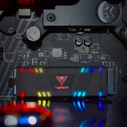 Patriot Viper Gaming SSD VPR100 RGB 512GB M2 NVME Review - Test -Viper RGB Produktvorschau - Ansicht eingebaut 01